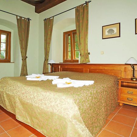 Hotel Kristin Hradek Дечин Экстерьер фото