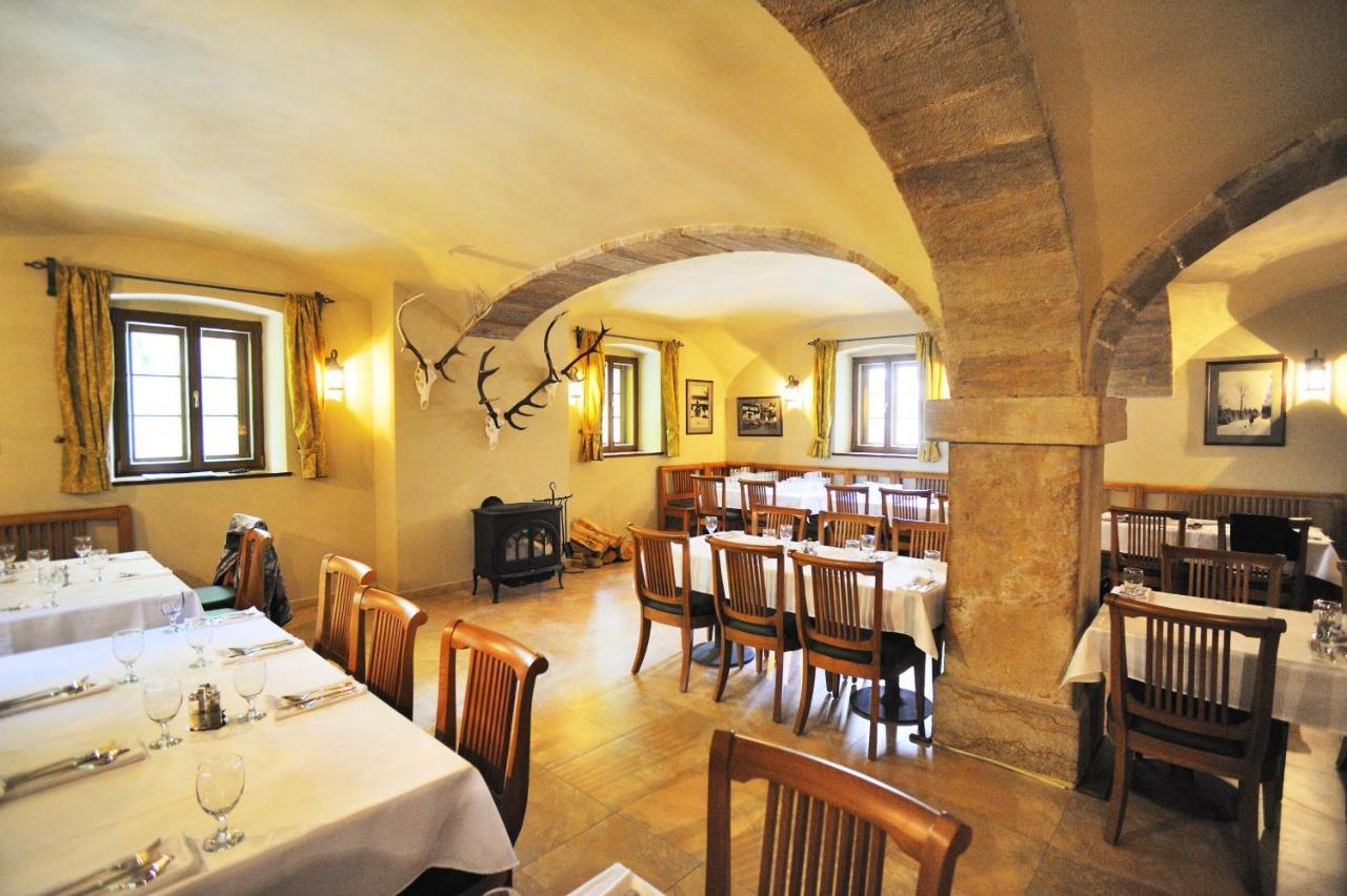 Hotel Kristin Hradek Дечин Экстерьер фото