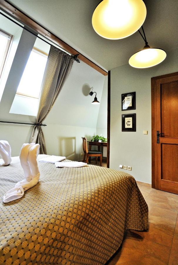 Hotel Kristin Hradek Дечин Экстерьер фото