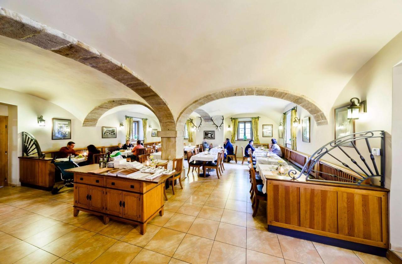 Hotel Kristin Hradek Дечин Экстерьер фото